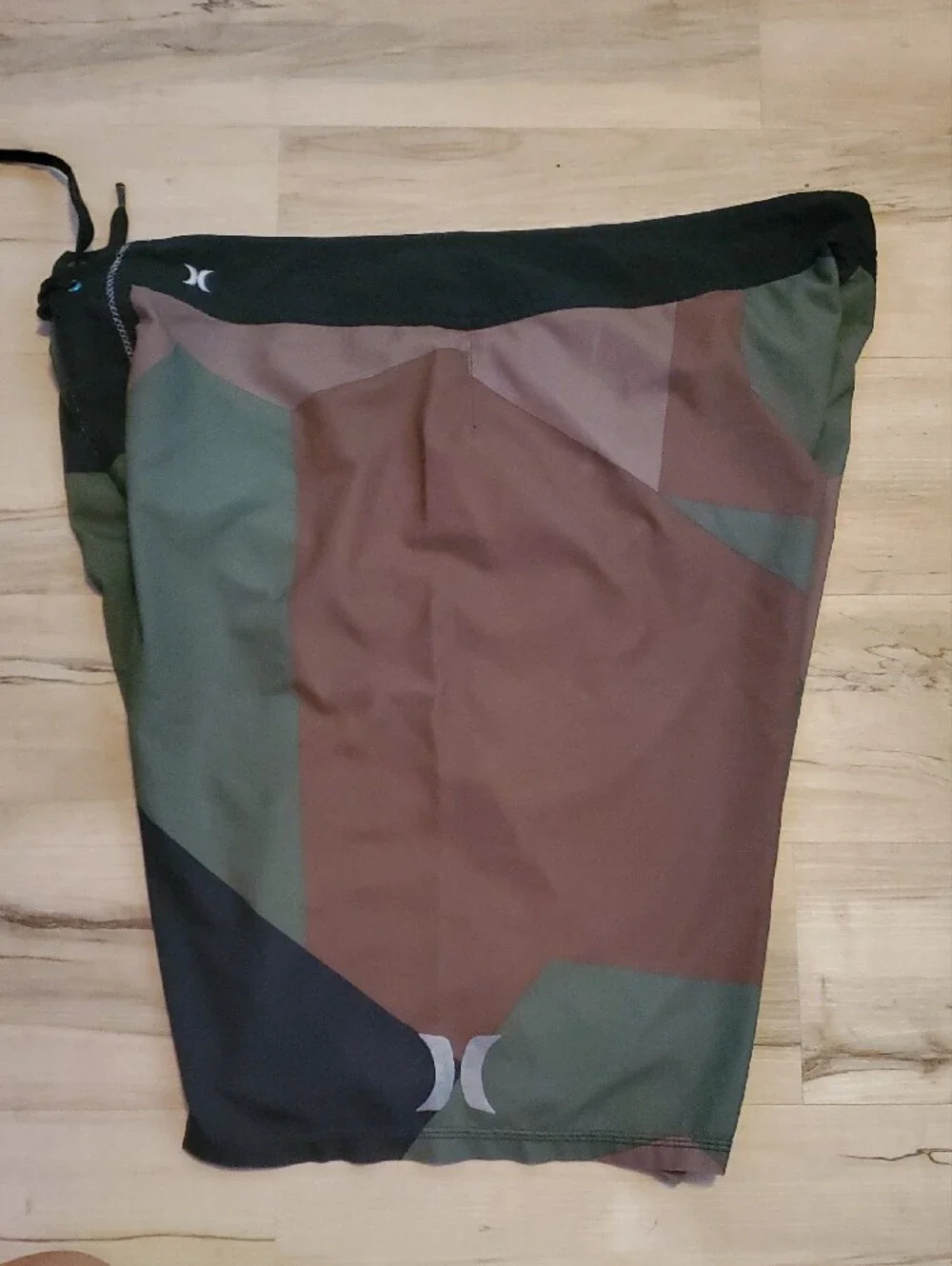 Hurley Men’s Green Brown Black Geometric Boardshorts
